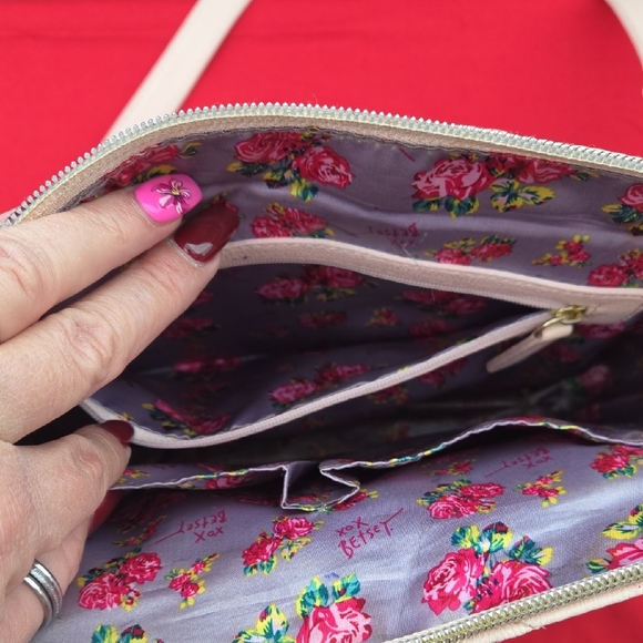 Betsey Johnson Light Pink Bow Crossbody Bag - Picture 14 of 16